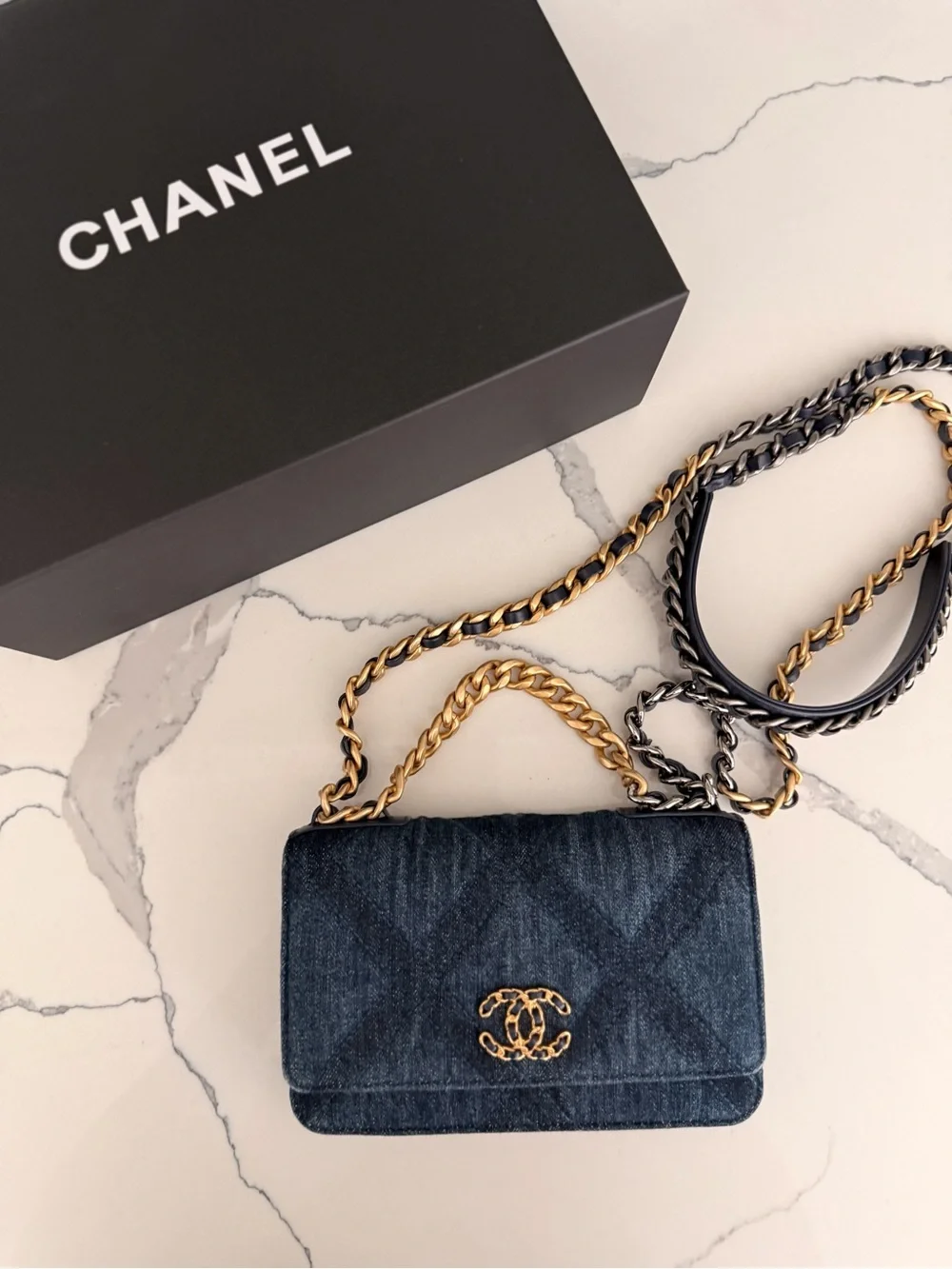 CHANEL 19 Denim Wallet on Chain